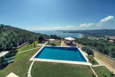 330m² Villa in Corfu, Greece No. 60553 9