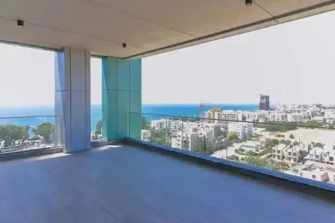 3 bedrooms Apartment in Limassol, Cyprus No. 33354 1