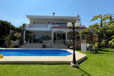 5 bedrooms Villa in Agios Tychonas, Cyprus No. 29744 4