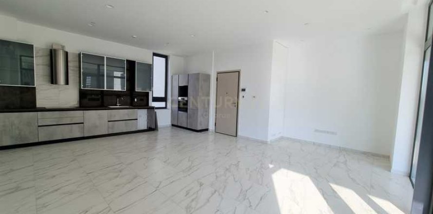 3 bedrooms Apartment in Limassol, Cyprus No. 34967