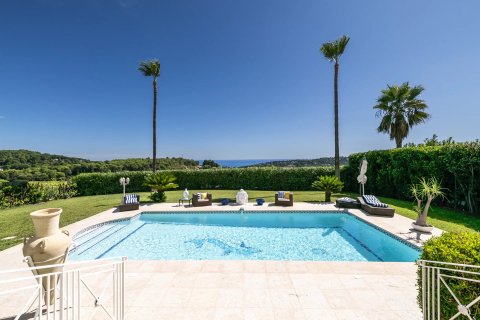 3 bedrooms Villa in Vallauris, France No. 67359 3