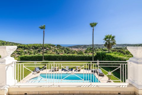 3 bedrooms Villa in Vallauris, France No. 67359 13