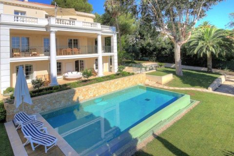 3 bedrooms Villa in Antibes, France No. 67348 3