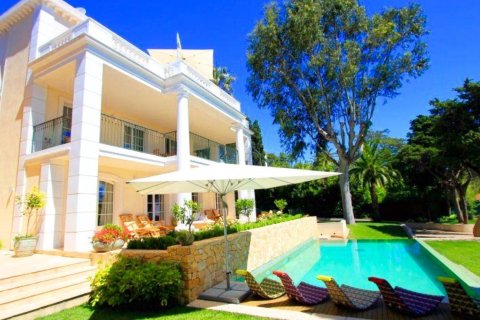 3 bedrooms Villa in Antibes, France No. 67348 17