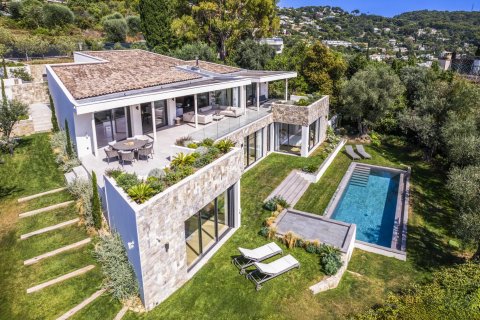 5 bedrooms Villa in Cannes, France No. 67350 2