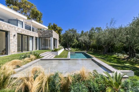 5 bedrooms Villa in Cannes, France No. 67350 7