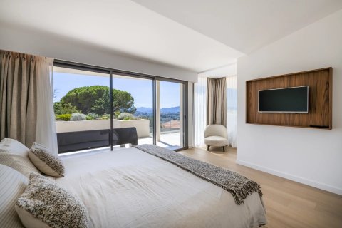 5 bedrooms Villa in Cannes, France No. 67350 16