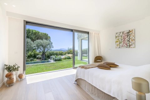 5 bedrooms Villa in Cannes, France No. 67350 21