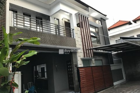 3 dormitorios House en Renon, Indonesia No. 23309 1