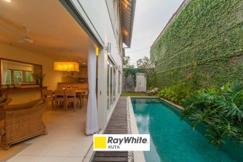 3 bedrooms Villa in Jimbaran, Indonesia No. 23251 2