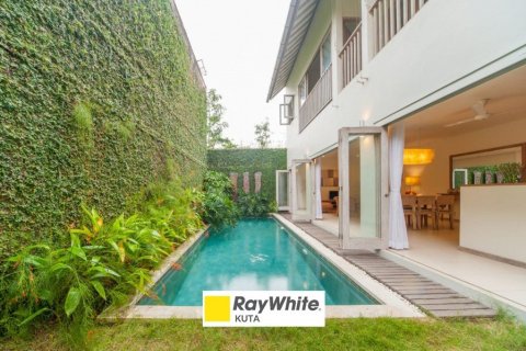 3 bedrooms Villa in Jimbaran, Indonesia No. 23251 1