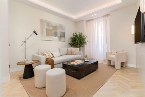 3 dormitorios Apartment en Madrid, Spain No. 26934 1