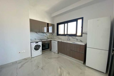 2 bedrooms Penthouse in Limassol, Cyprus No. 32372 5