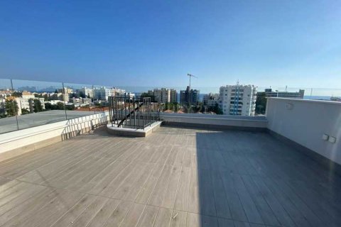 2 bedrooms Penthouse in Limassol, Cyprus No. 32372 11