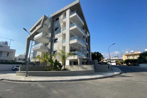 2 bedrooms Penthouse in Limassol, Cyprus No. 32372 13