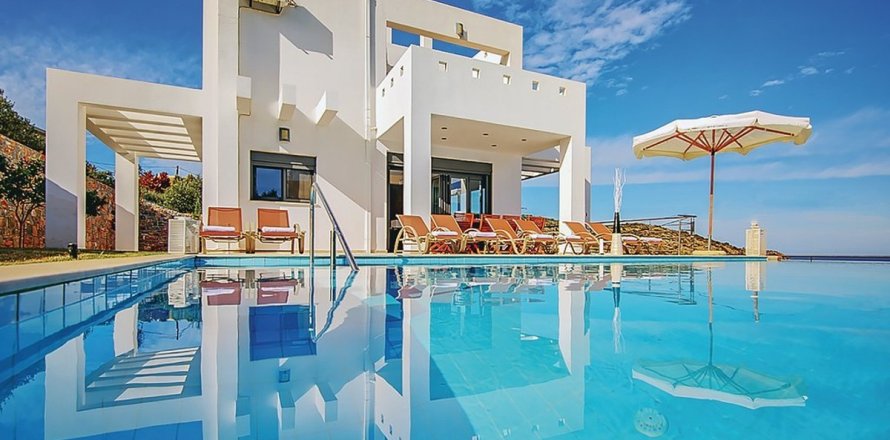 6 bedrooms Villa in Heraklion, Greece No. 24072