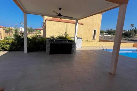 4 bedrooms Villa in Chloraka, Cyprus No. 66138 16