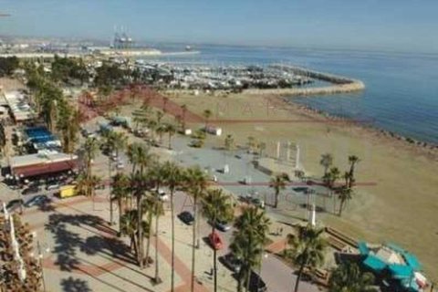 2 dormitorios Penthouse en Larnaca, Cyprus No. 76029 3