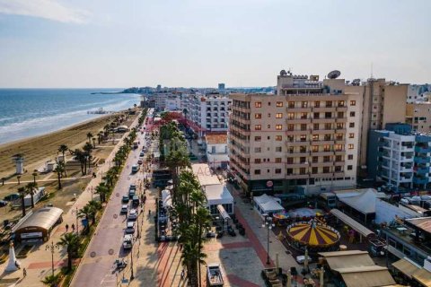 2 dormitorios Penthouse en Larnaca, Cyprus No. 76029 2