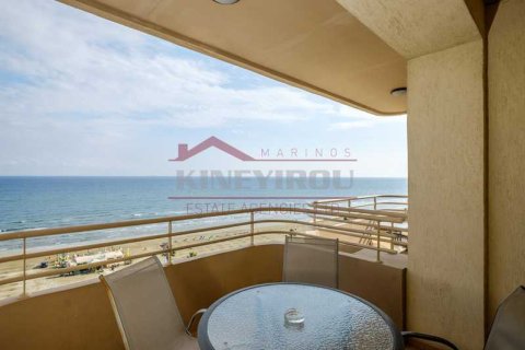 2 dormitorios Penthouse en Larnaca, Cyprus No. 76029 1