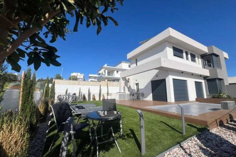 4 dormitorios House en Agios Athanasios, Cyprus No. 76013 16