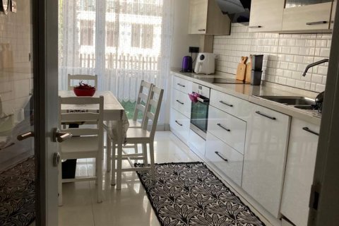 2+1 Appartement à Istanbul, Turkey No. 16180 3