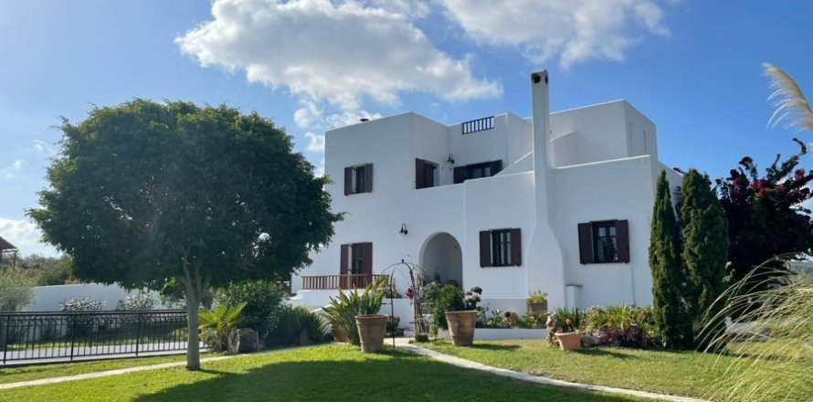 3 bedrooms Villa in Chania, Greece No. 24025