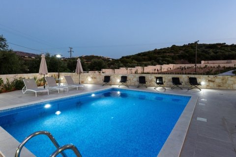 5 dormitorios Villa en Crete, Greece No. 52362 2