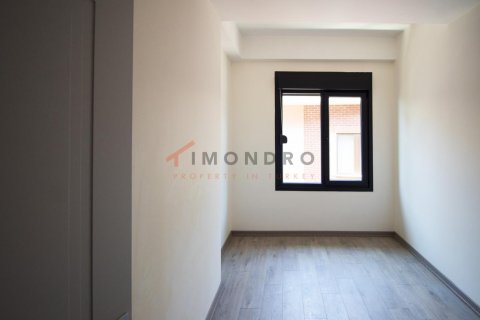 3+1 Apartment in Maltepe, Turkey No. 17737 14