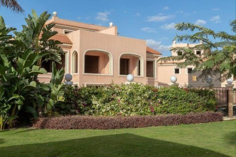 5 bedrooms Townhouse in Al Shorouk City, Egypt No. 39025 15