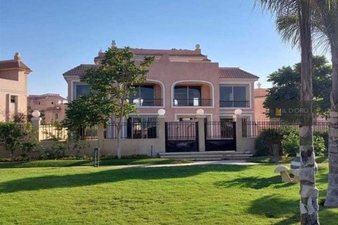 5 bedrooms Townhouse in Al Shorouk City, Egypt No. 39025 12