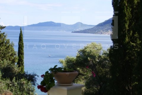 4 bedrooms Villa in Perama, Greece No. 24297 14