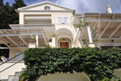 4 bedrooms Villa in Perama, Greece No. 24297 2