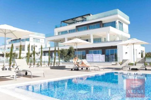 2 dormitorios Apartment en Ayia Napa, Cyprus No. 43764 2