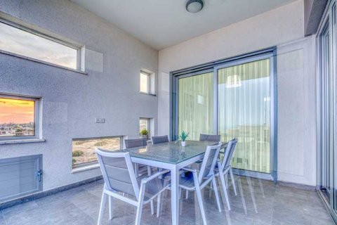 2 dormitorios Apartment en Agios Tychonas, Cyprus No. 63631 12