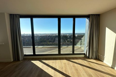 3 bedrooms Penthouse in Madrid, Spain No. 26827 15