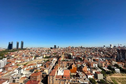 3 dormitorios Penthouse en Madrid, Spain No. 26827 6