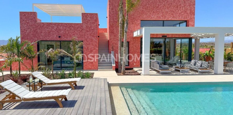 4 bedrooms Villa in Cuevas del Almanzora, Spain No. 26260