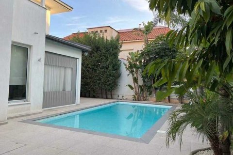 4 dormitorios House en Limassol, Cyprus No. 29600 9