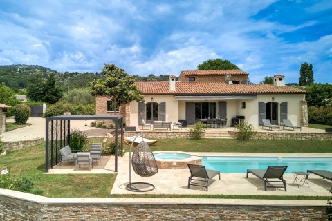 4 dormitorios Villa en Chateauneuf-Grasse, France No. 67937 1