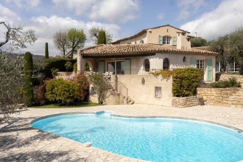 6 dormitorios Villa en Le Rouret, France No. 67926 1