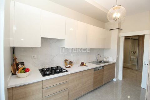 3+1 Apartment en Istanbul, Turkey No. 11245 14