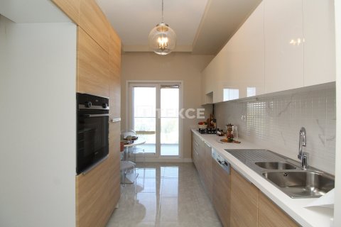 3+1 Apartment in Istanbul, Turkey No. 11245 13