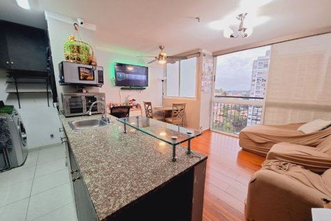 2 dormitorios Apartment en Panamá, Panama No. 70648 3