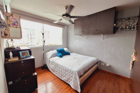 2 dormitorios Apartment en Panamá, Panama No. 70648 6