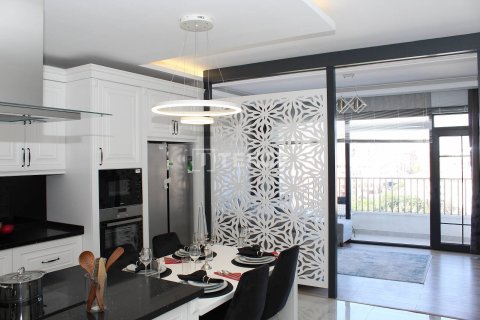 4+1 Apartment in Ankara, Turkey No. 11144 18