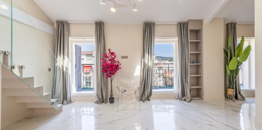 2 bedrooms Apartment in Nice, France No. 67397