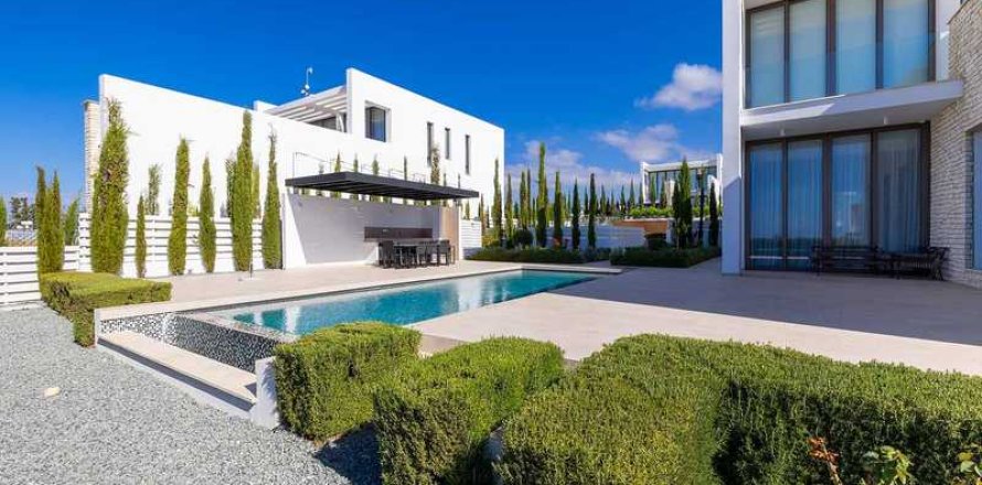 3 bedrooms Villa in Pegeia, Cyprus No. 63095