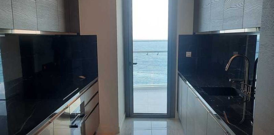 3 bedrooms Apartment in Limassol, Cyprus No. 34984