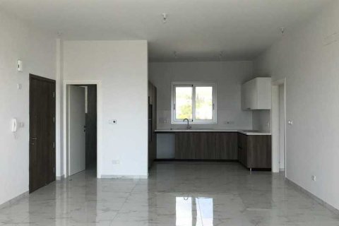 2 dormitorios Apartment en Agios Tychonas, Cyprus No. 34982 2